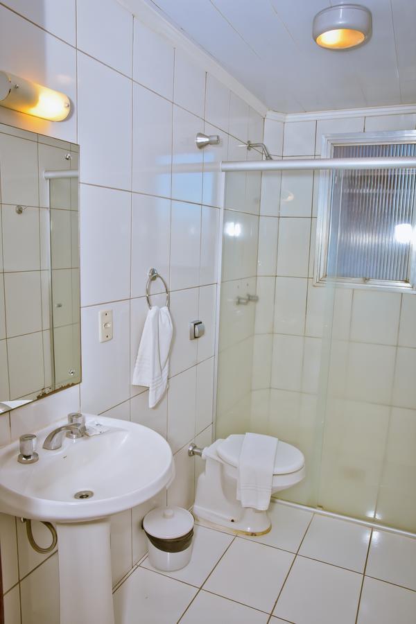 Hotel Estoril Pelotas Bagian luar foto